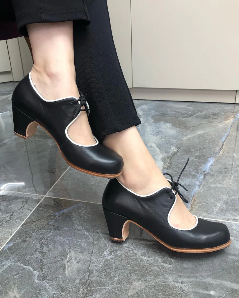 Туфли "Фламенко" на шнуровке